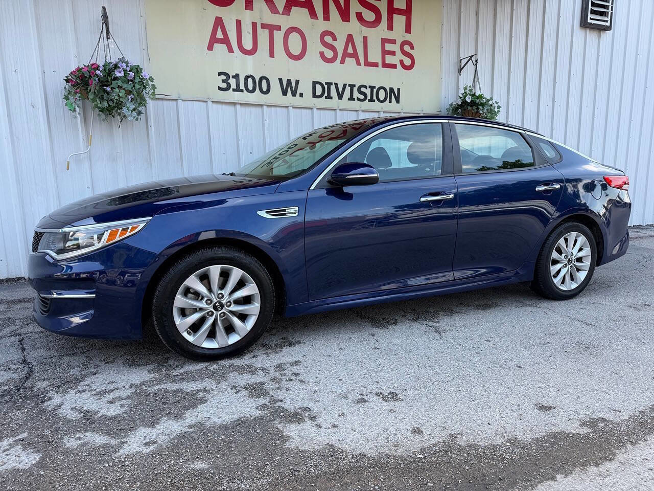 Used 2017 Kia Optima LX w/ Option Group 014 FWD image 8