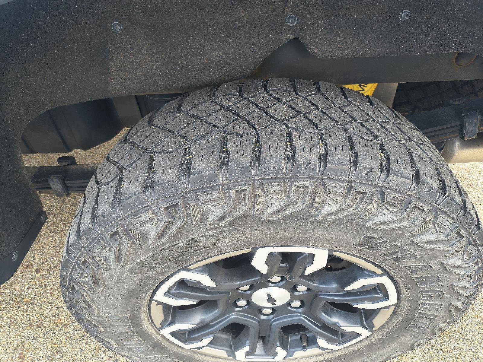 Used 2022 Chevrolet Silverado 1500 ZR2 image 39