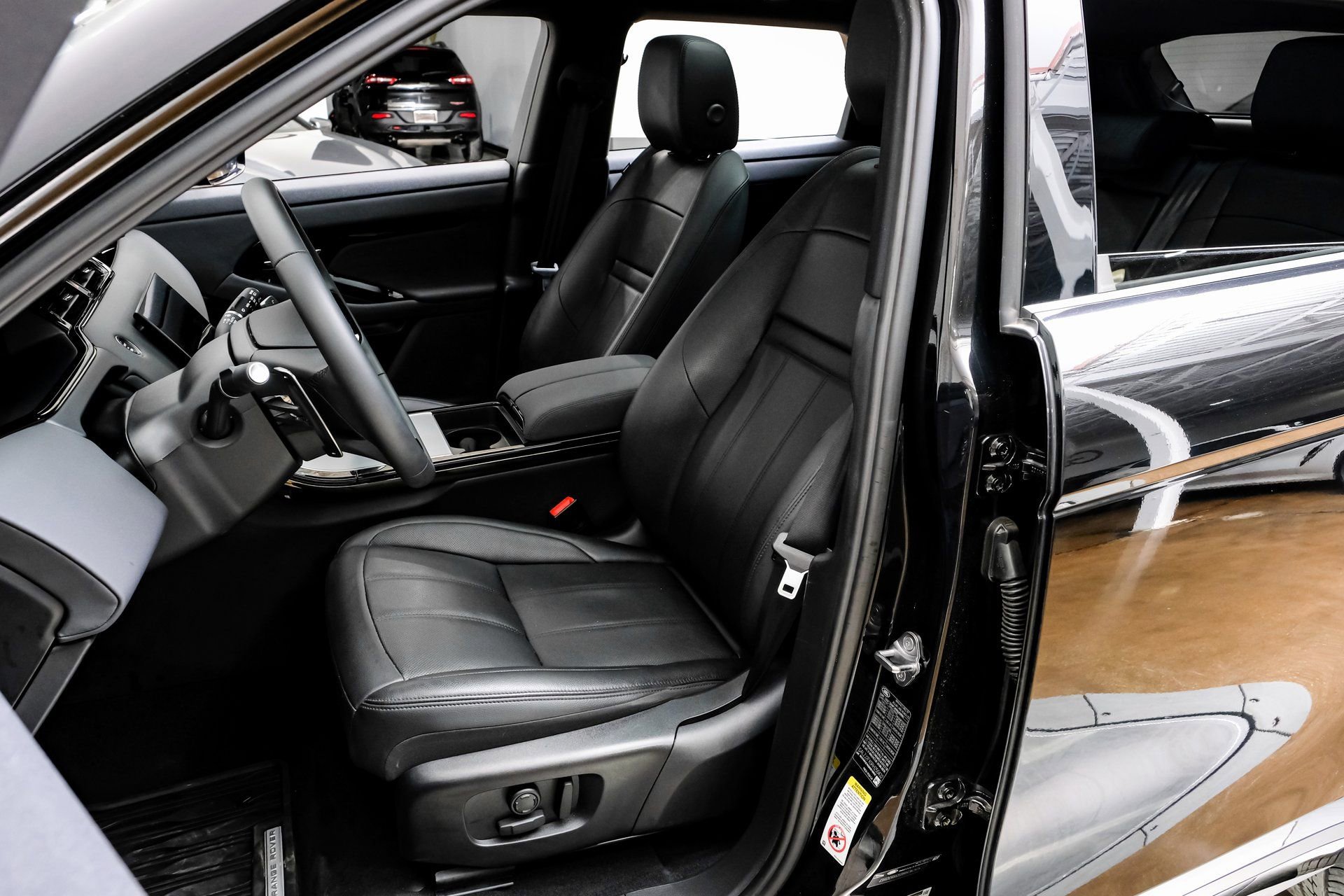 Used 2024 Land Rover Range Rover Evoque S image 4