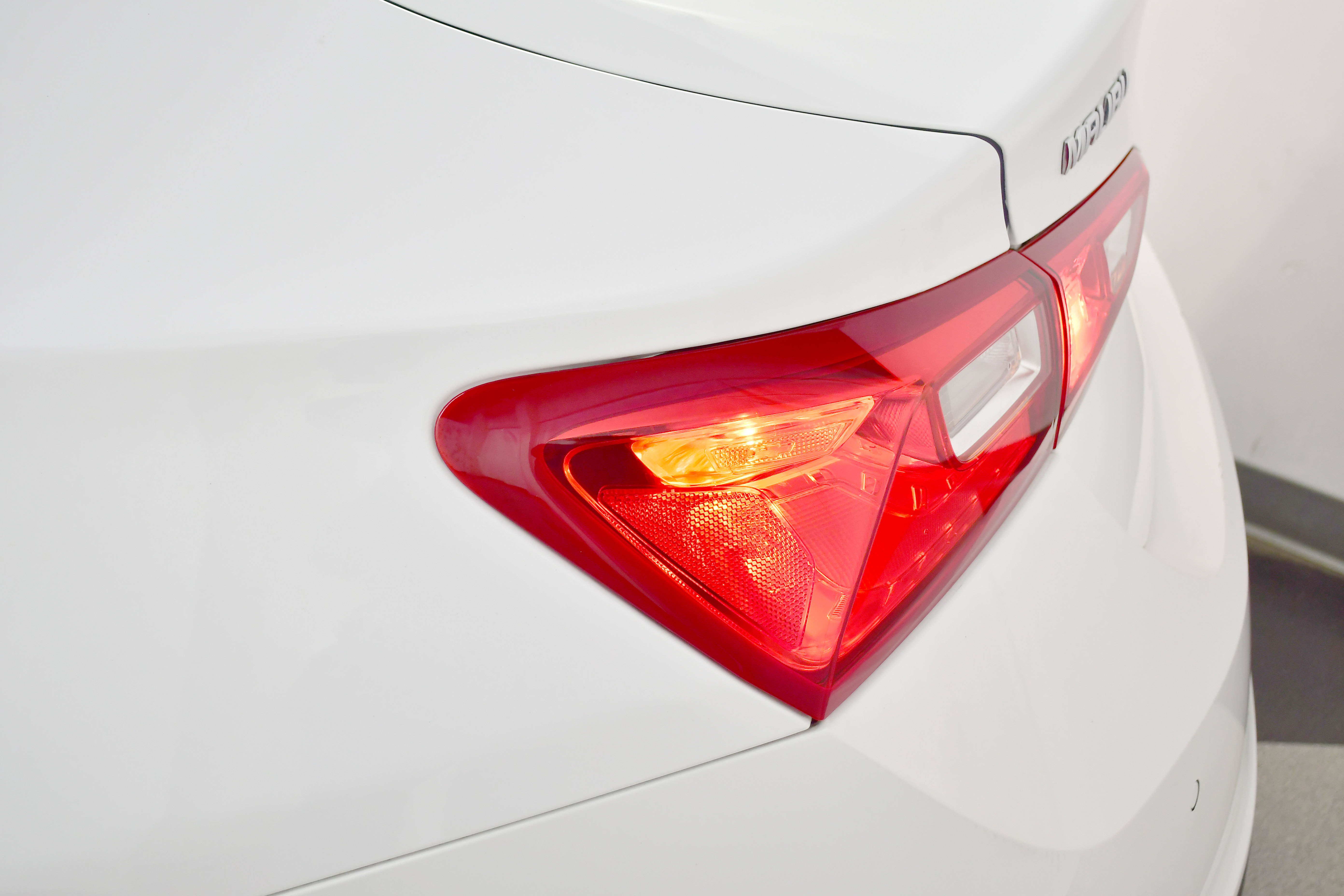 Used 2024 Chevrolet Malibu LT image 32