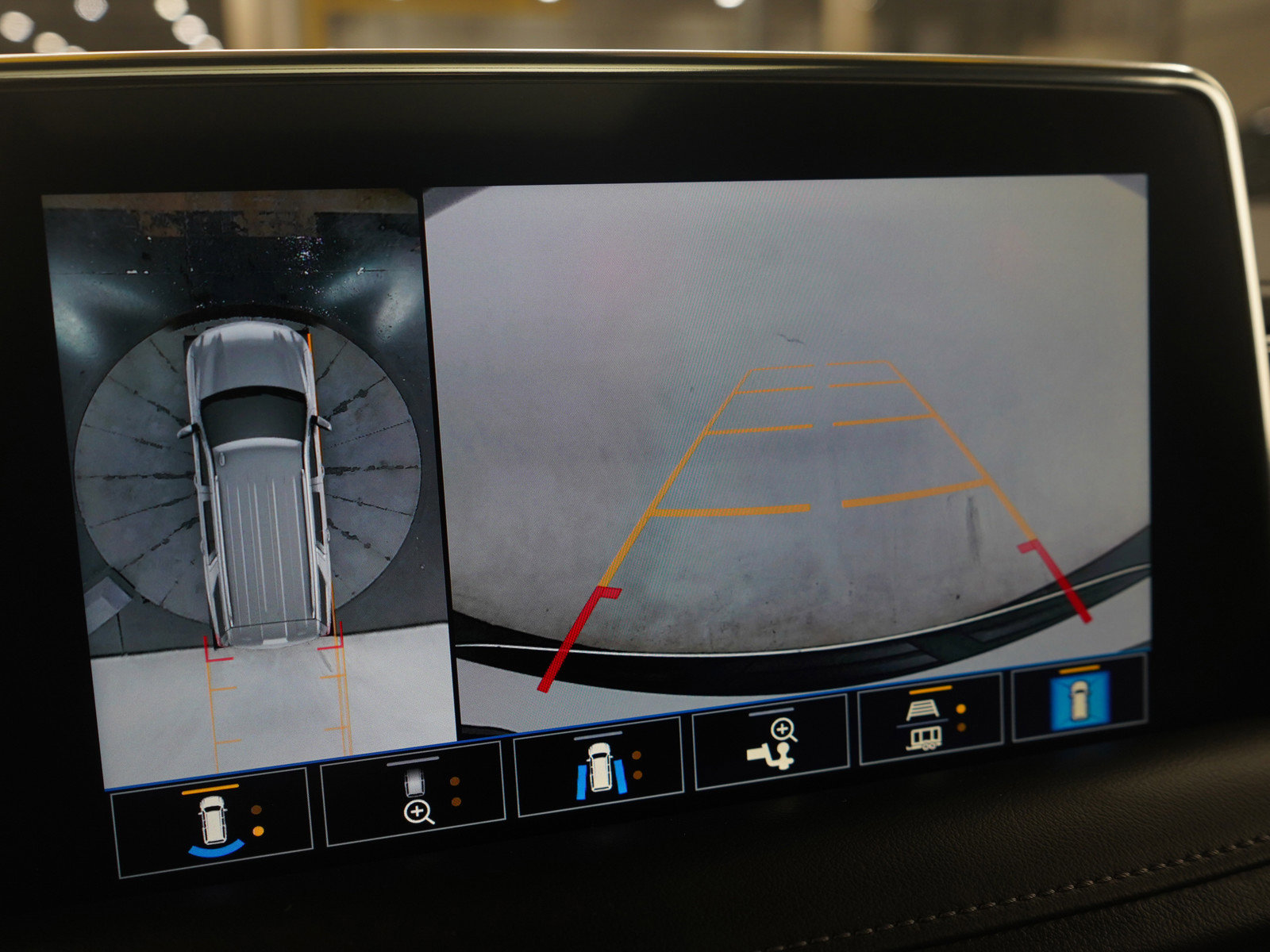 Used 2021 Chevrolet Tahoe LT w/ LT Signature Package image 35