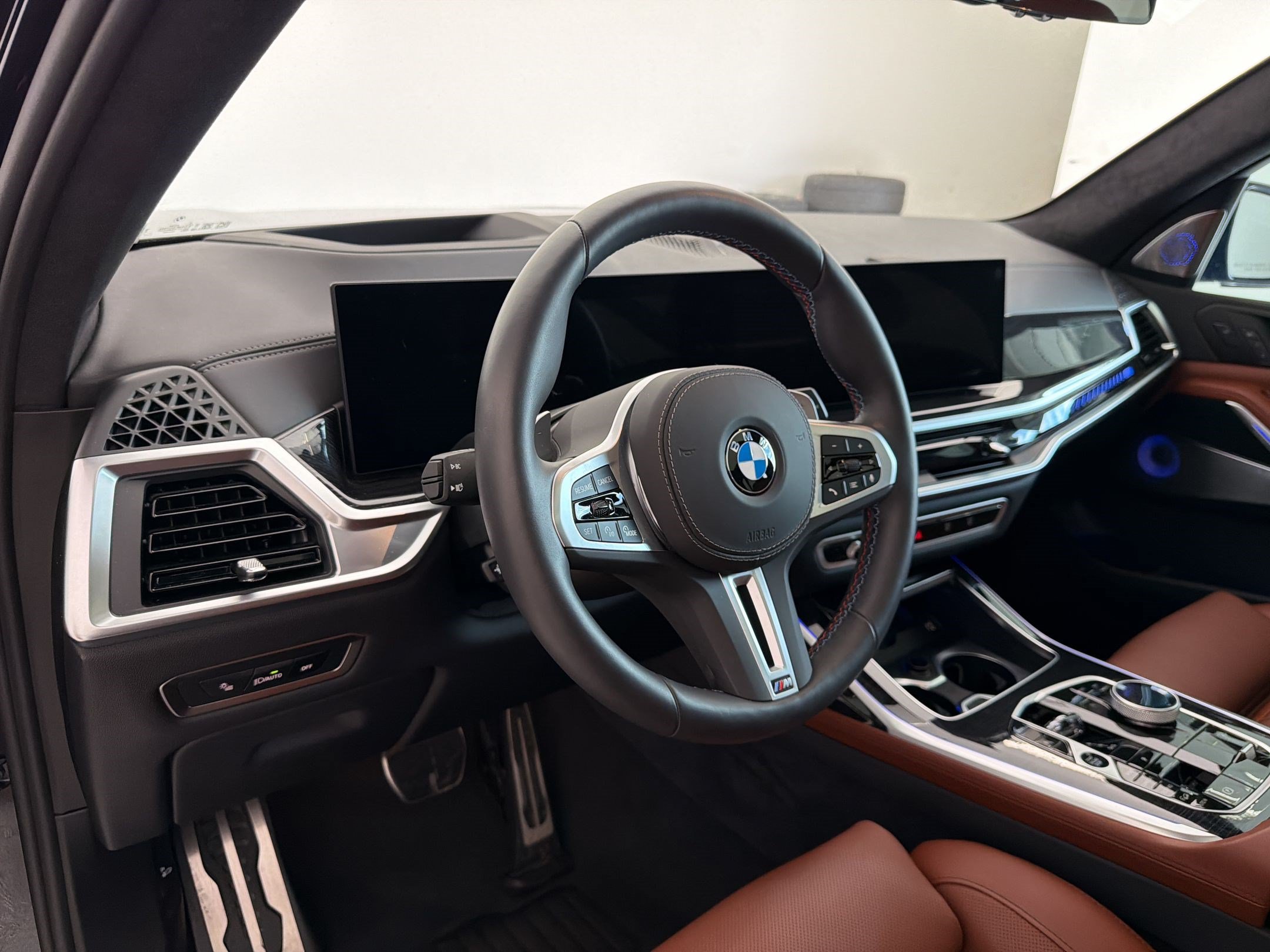 Certified 2025 BMW X7 M60i w/ Executive Package AWD/4WD image 4