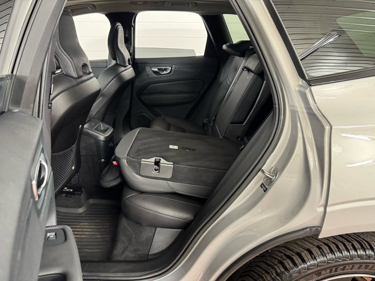 Used 2023 Volvo XC60 T8 Plus w/ Climate Package image 33