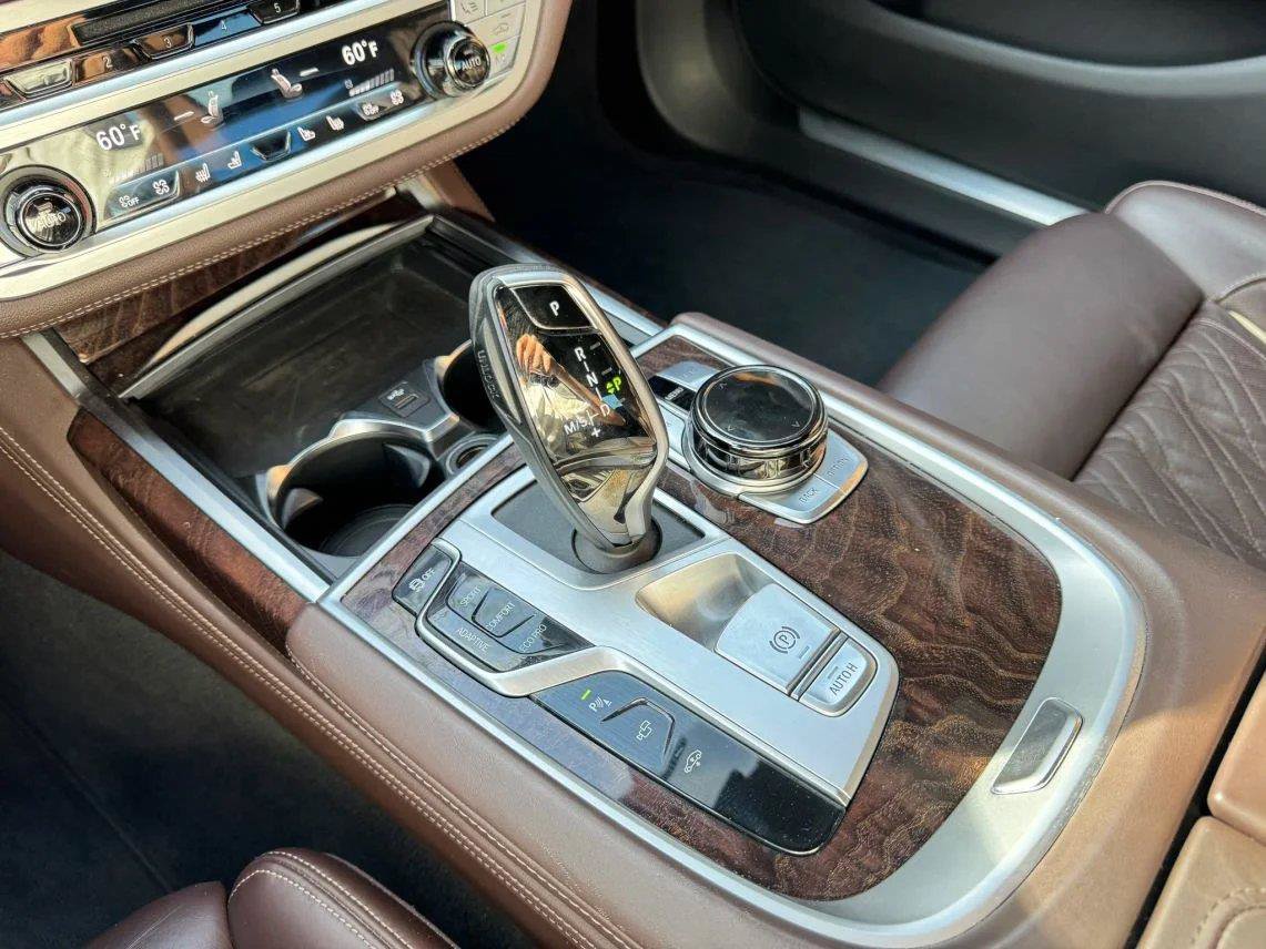 Used 2020 BMW 750i xDrive w/ Executive Package AWD/4WD image 20