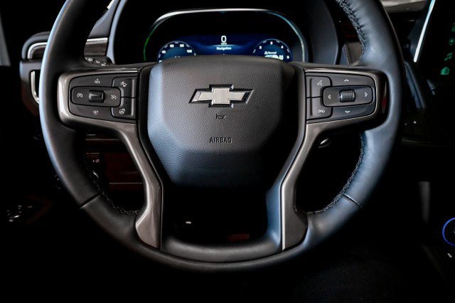 Used 2024 Chevrolet Suburban High Country AWD/4WD image 33
