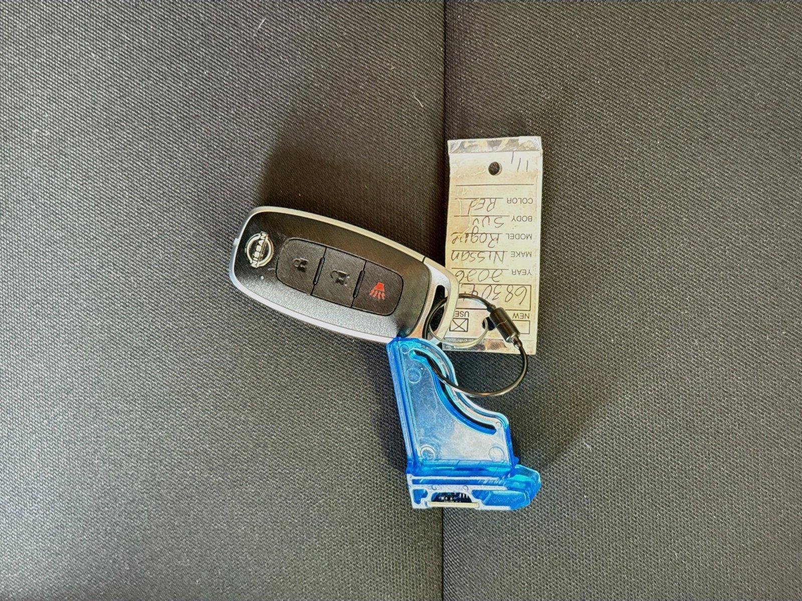 Used 2026 Nissan Rogue S FWD image 36