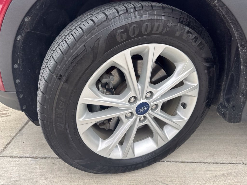 Used 2017 Ford Escape SE w/ SE Cold Weather Package AWD/4WD image 13