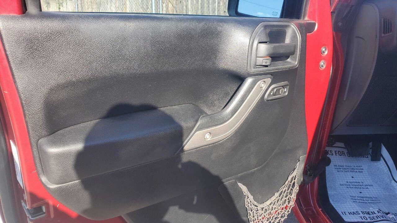 Used 2012 Jeep Wrangler Unlimited Sport image 9