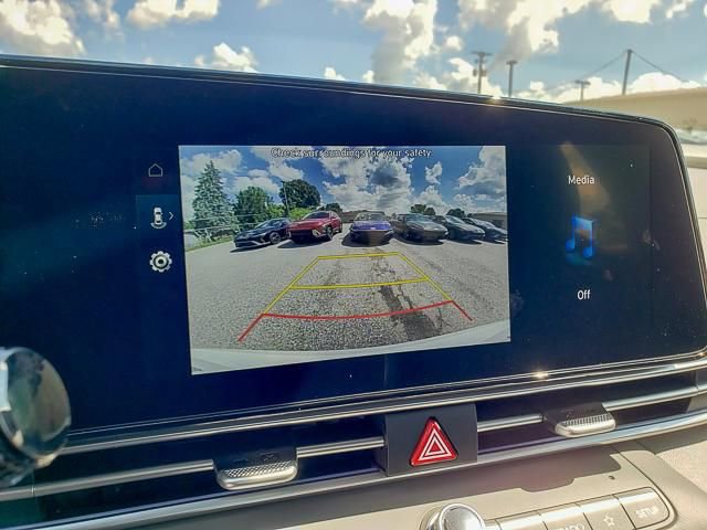 New 2025 Hyundai Elantra SEL image 10