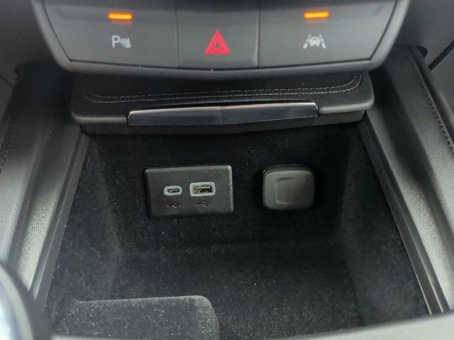 Used 2024 Cadillac XT4 Premium Luxury image 23