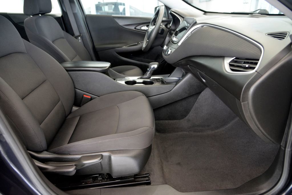 Used 2023 Chevrolet Malibu LT image 29