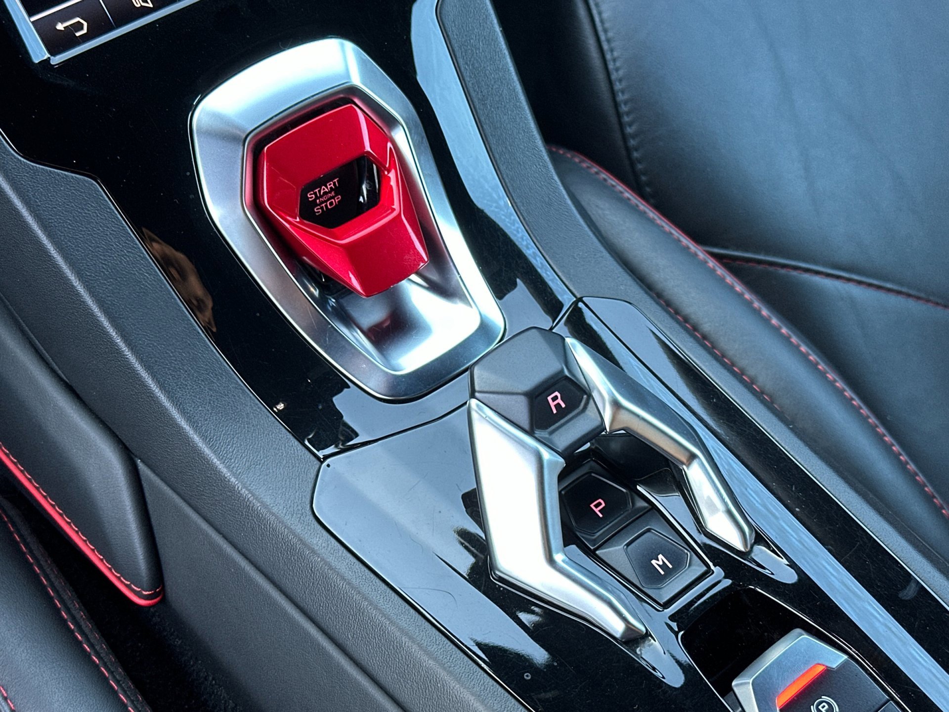 Used 2020 Lamborghini Huracan EVO image 25