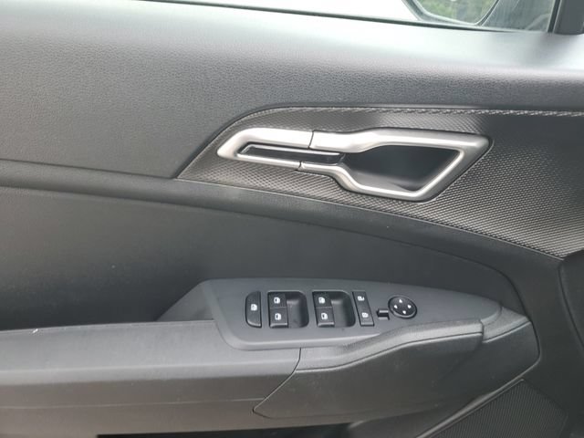 Used 2023 Kia Sportage LX AWD/4WD image 18