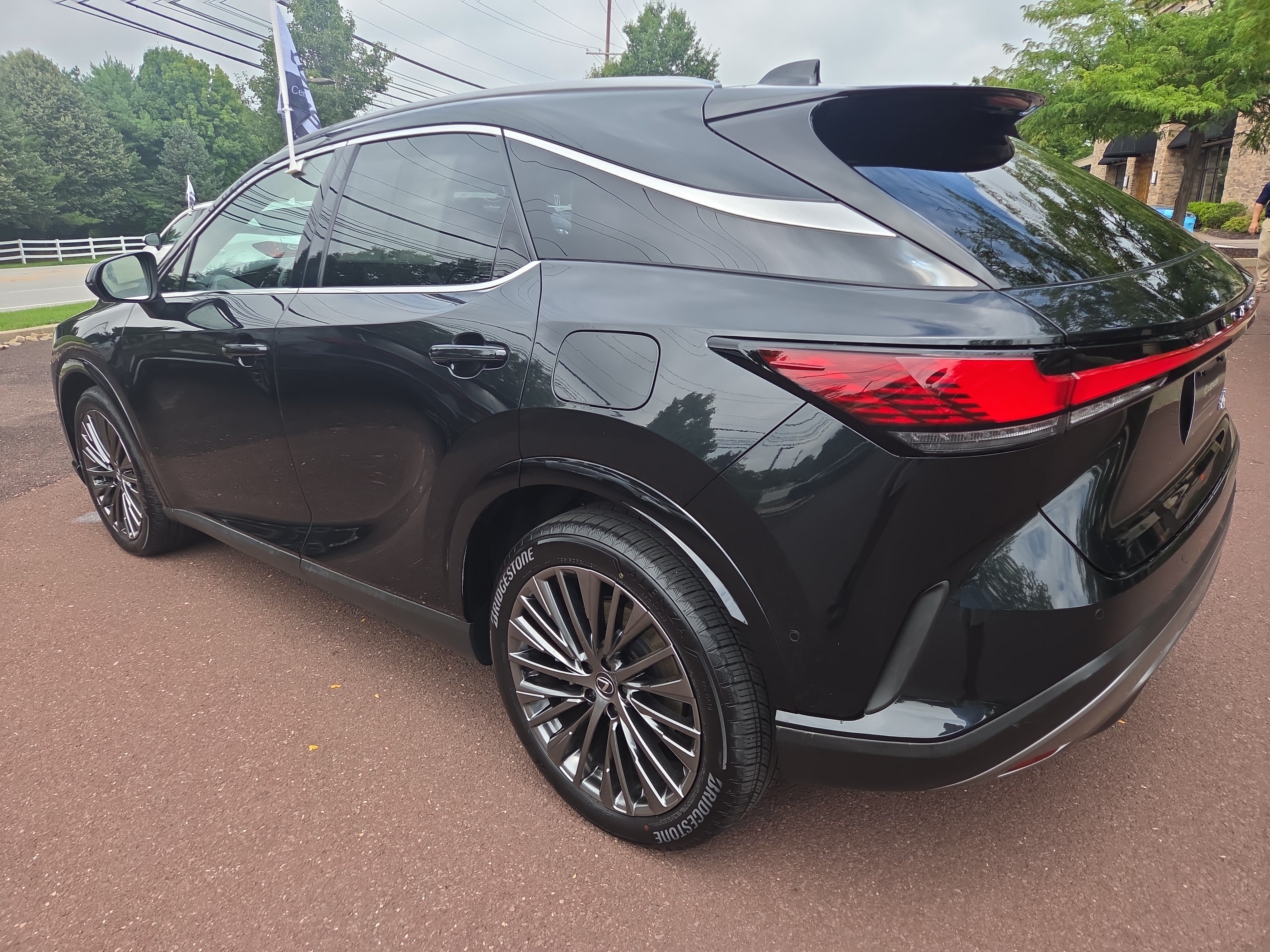 Certified 2025 Lexus RX 450h AWD w/ Convenience Package image 5