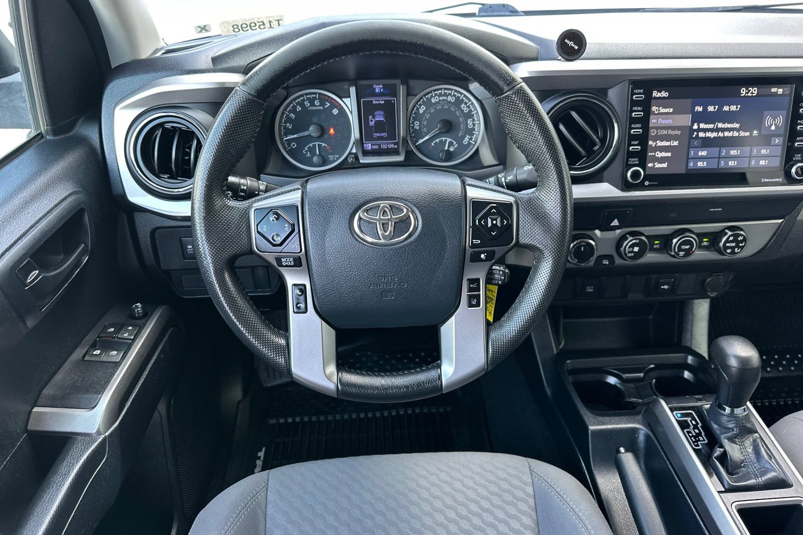 Used 2020 Toyota Tacoma SR5 AWD/4WD image 17
