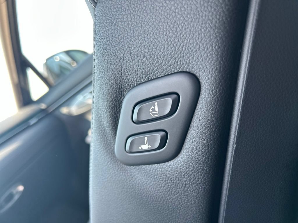 New 2026 Genesis GV70 2.5T Advanced AWD/4WD image 36
