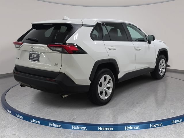 Used 2022 Toyota RAV4 LE AWD/4WD image 6