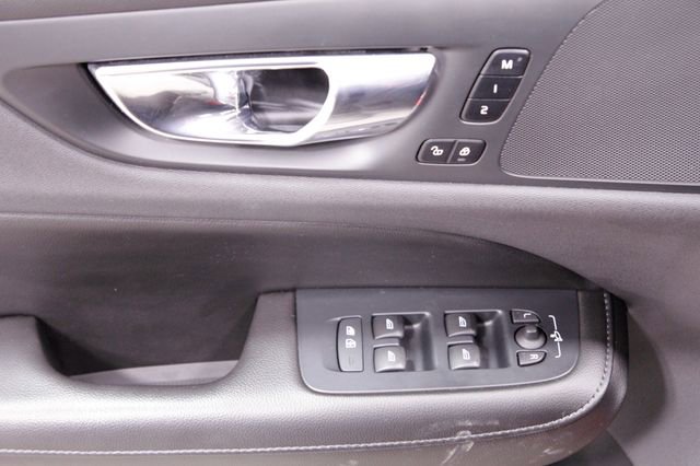 Used 2022 Volvo S60 B5 Momentum w/ Advanced Package image 22