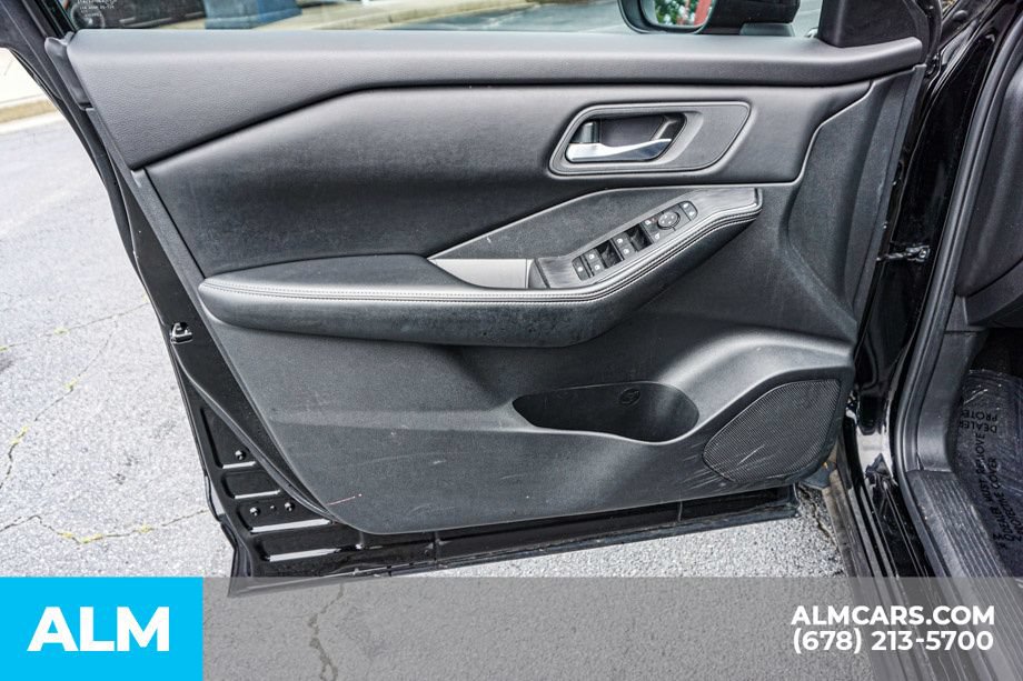 Used 2024 Nissan Rogue SV FWD image 45