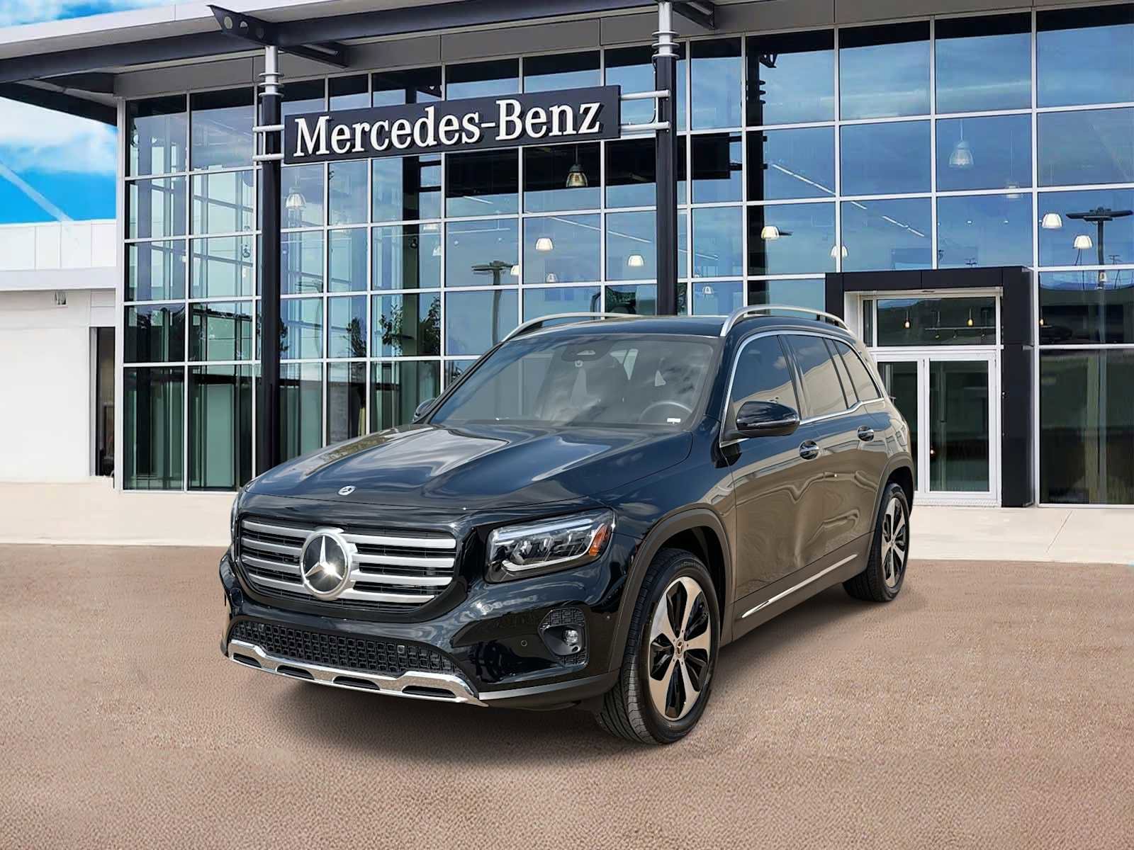 Used 2026 Mercedes-Benz GLB 250 4MATIC image 1