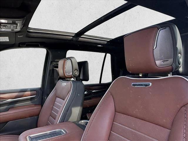 Used 2023 GMC Yukon Denali Ultimate AWD/4WD image 10