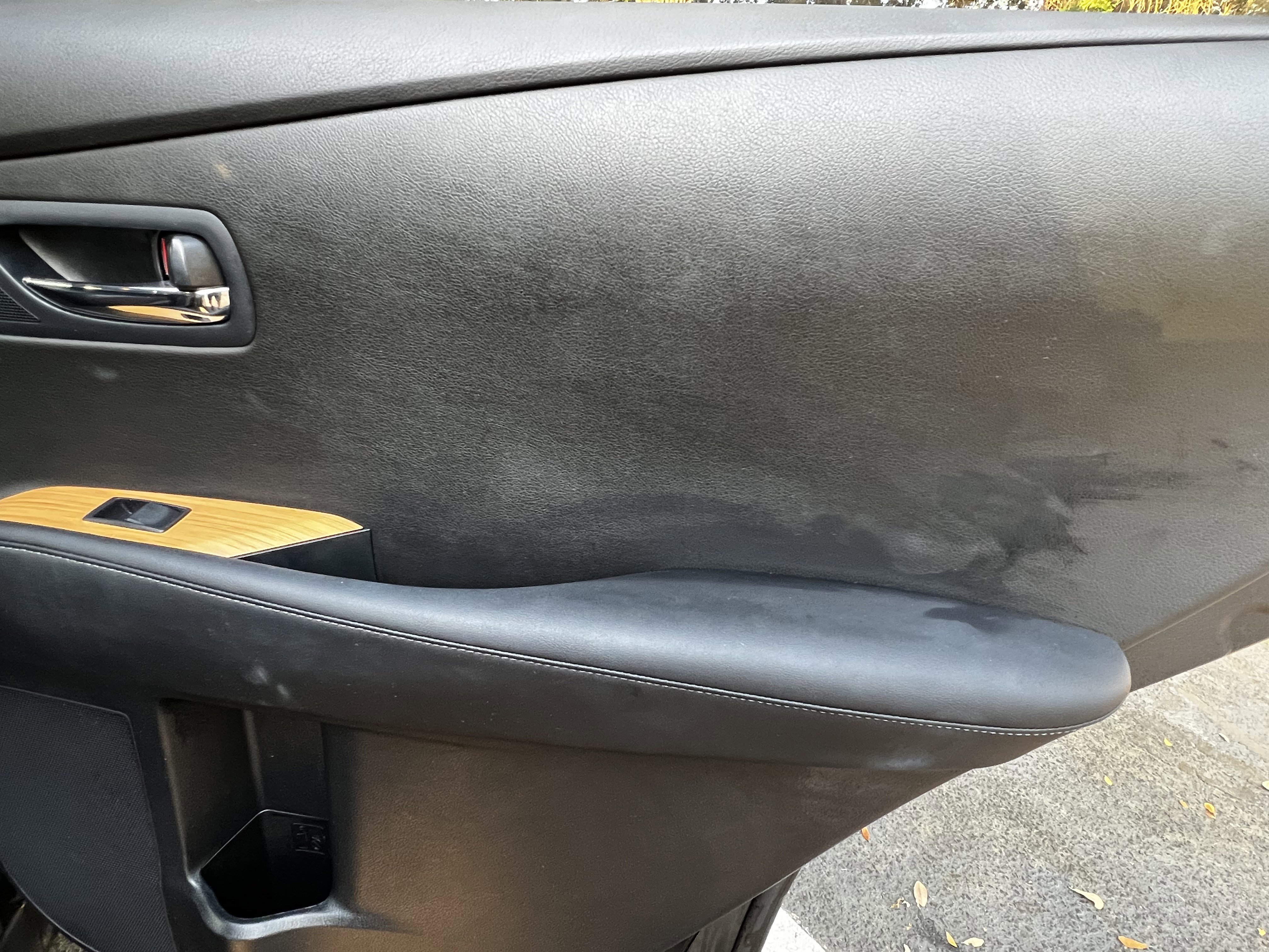 Used 2015 Lexus RX 450h AWD image 39