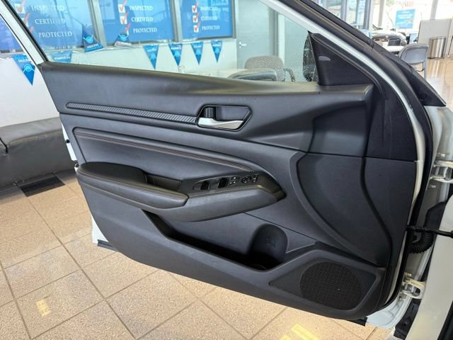 Used 2022 Nissan Altima 2.0 SR FWD image 19
