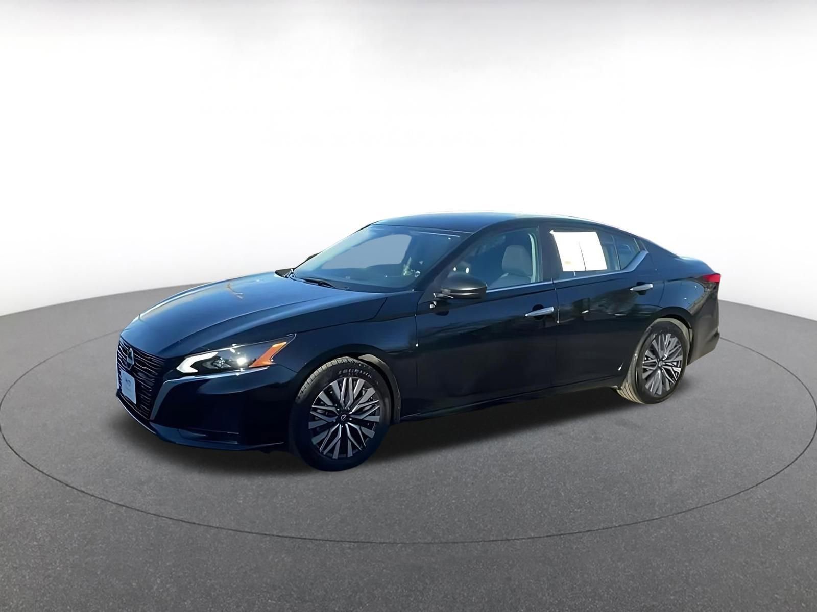 Used 2025 Nissan Altima 2.5 SV image 8