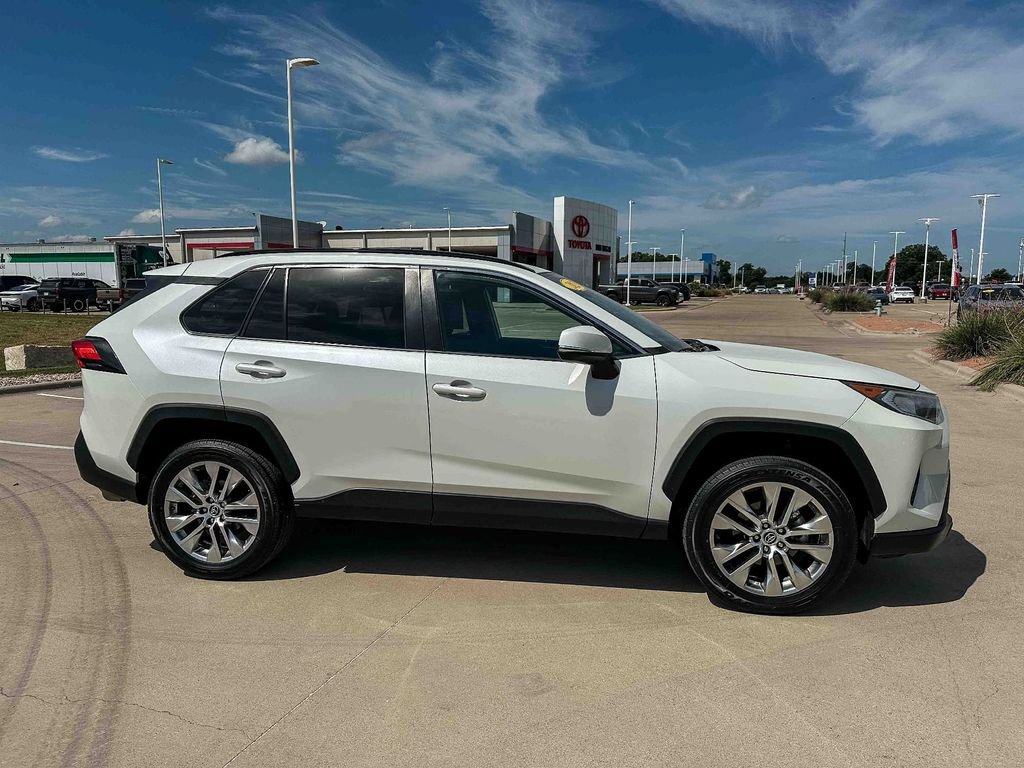 Used 2021 Toyota RAV4 XLE Premium FWD image 2