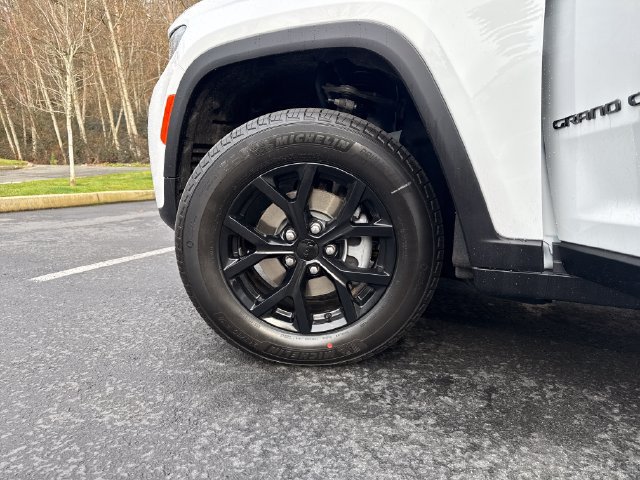 New 2026 Jeep Grand Cherokee Altitude AWD/4WD image 28