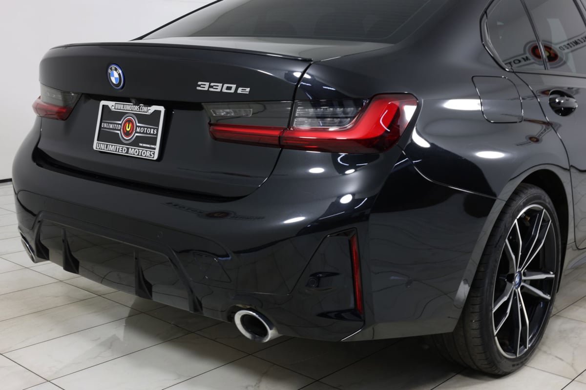 Used 2023 BMW 330e w/ M Sport Package RWD image 42