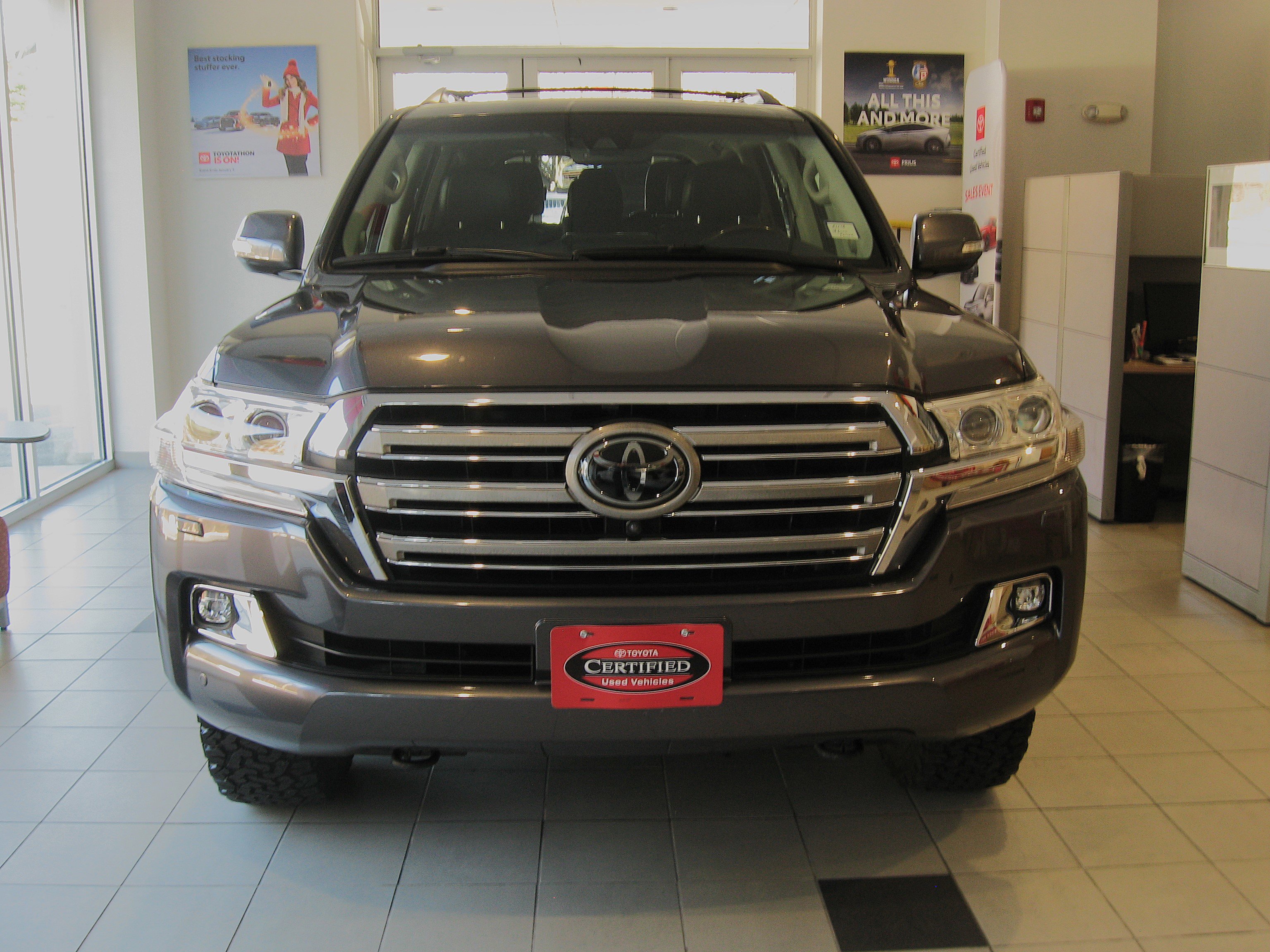 Used 2018 Toyota Land Cruiser image 6