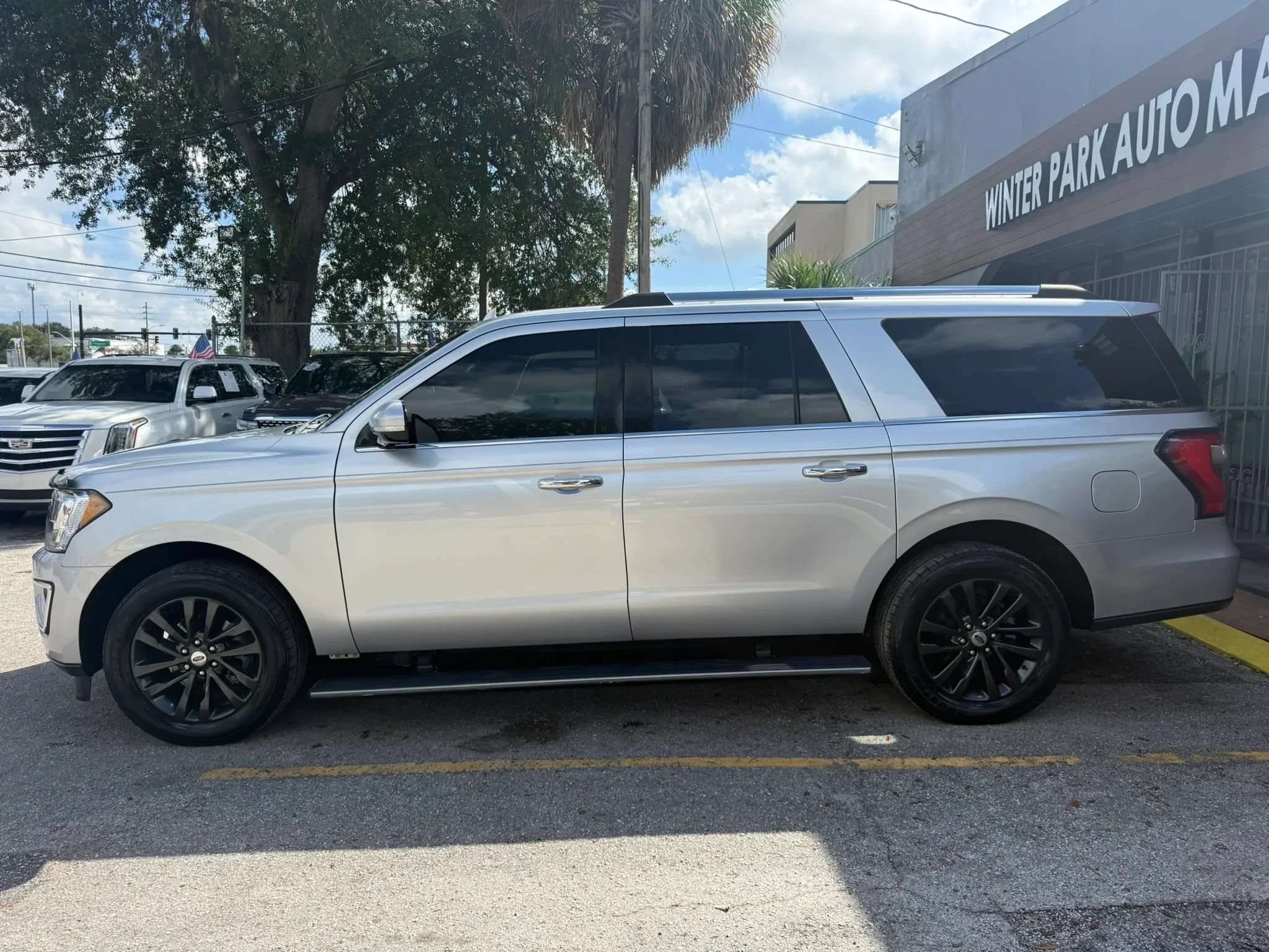 Used 2019 Ford Expedition Max Limited RWD image 4