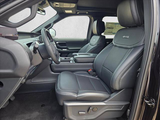 New 2027 Ford Expedition Platinum w/ Stealth Performance Package AWD/4WD image 4