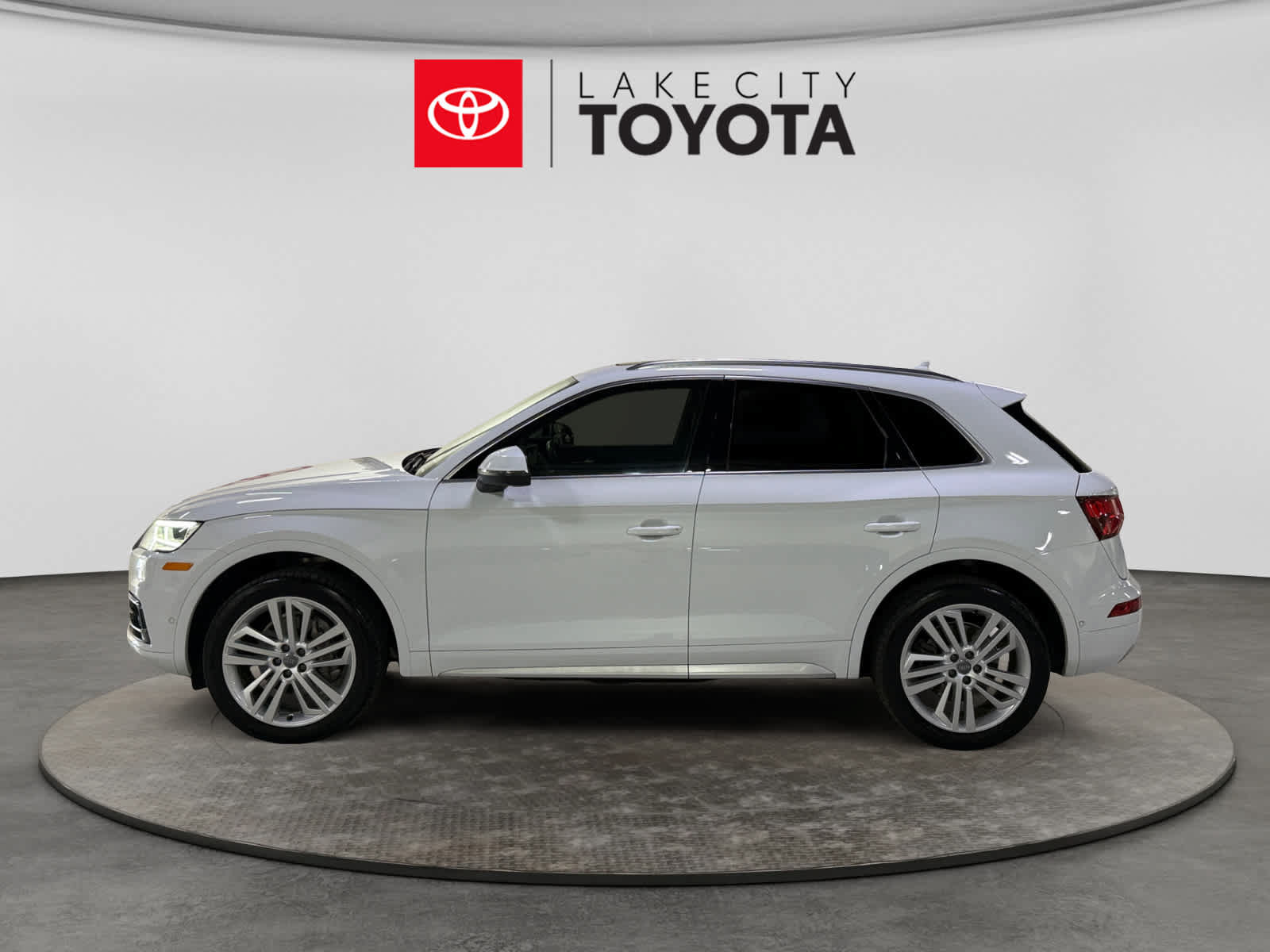 Used 2019 Audi Q5 Prestige w/ Prestige Package AWD/4WD image 3