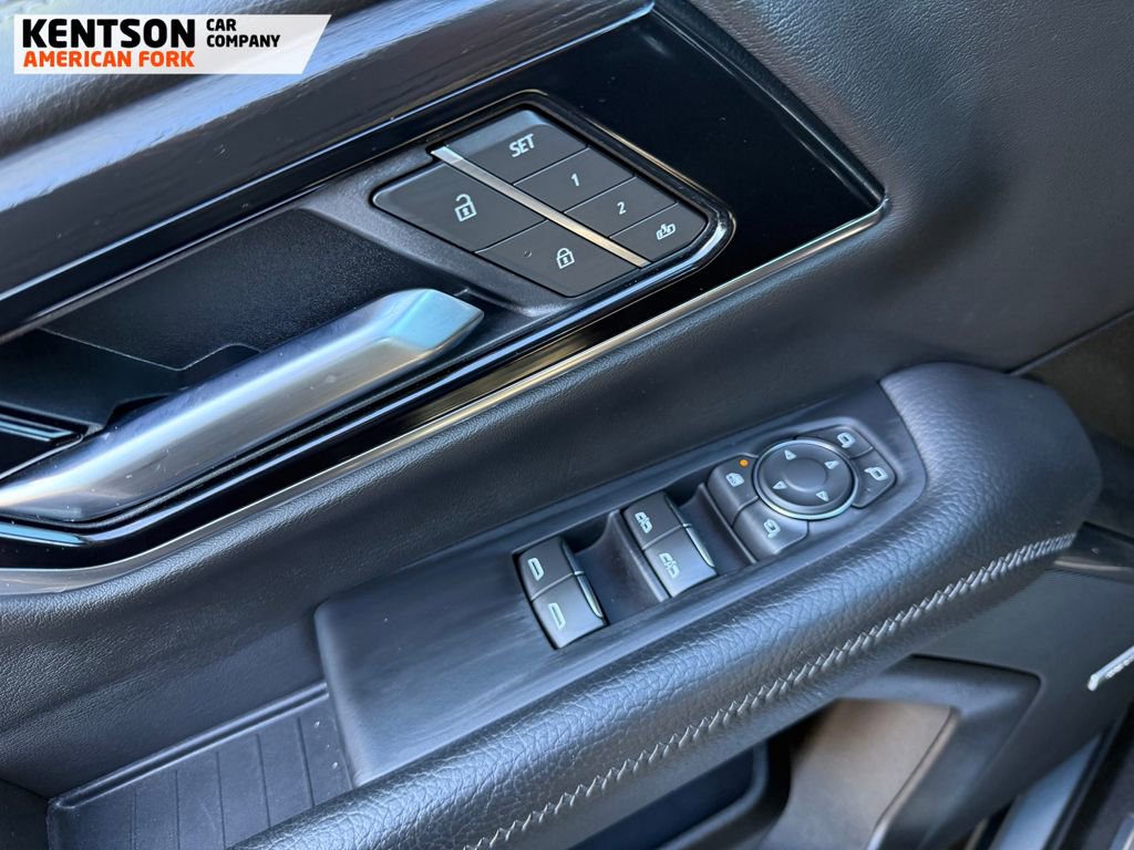 Used 2025 GMC Yukon XL Denali image 23