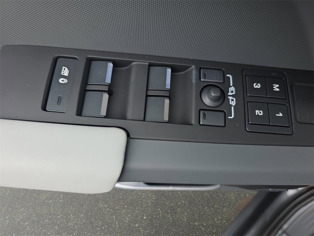 New 2026 Land Rover Defender 110 S image 30