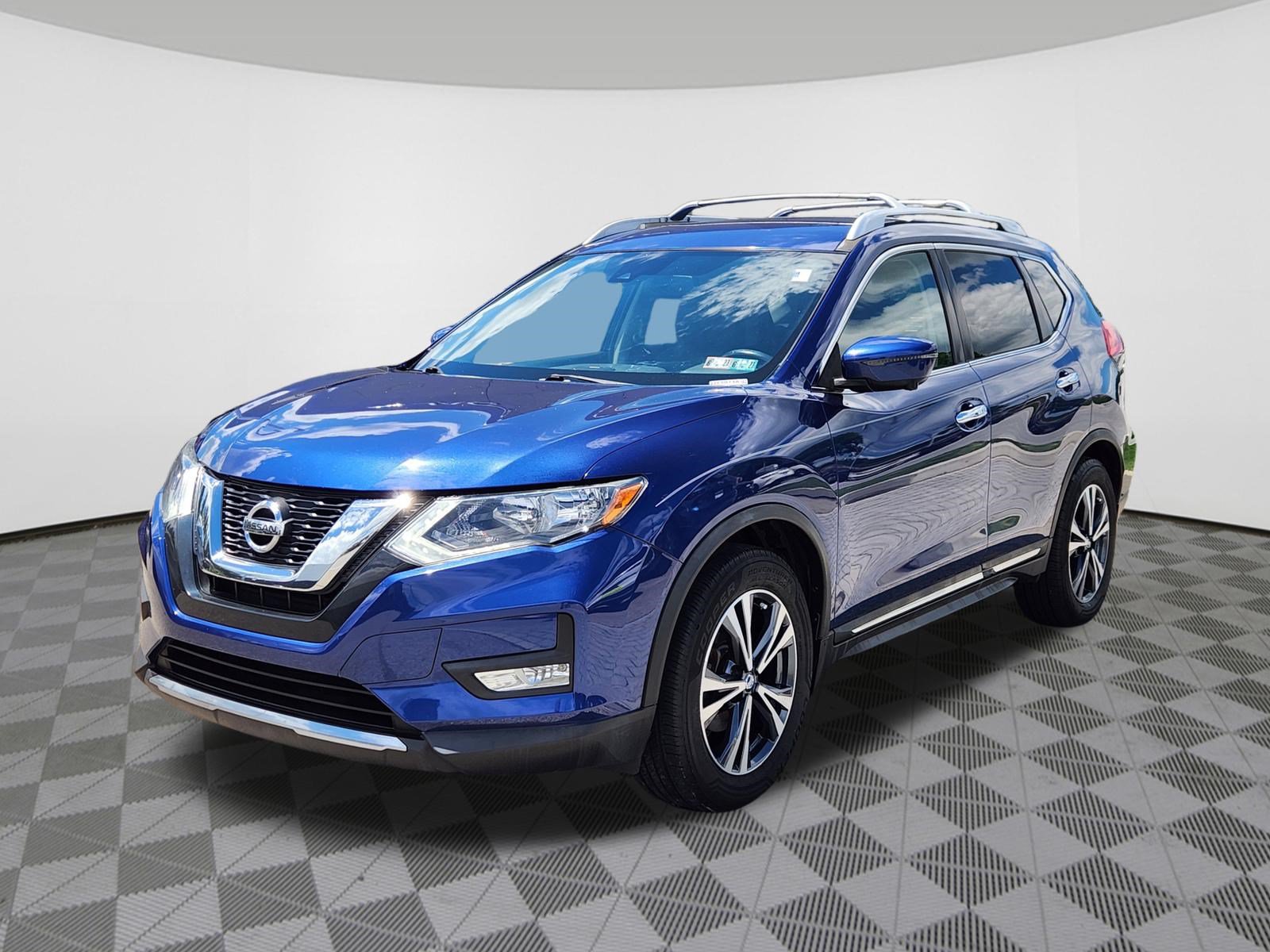 Used 2017 Nissan Rogue SL FWD image 2