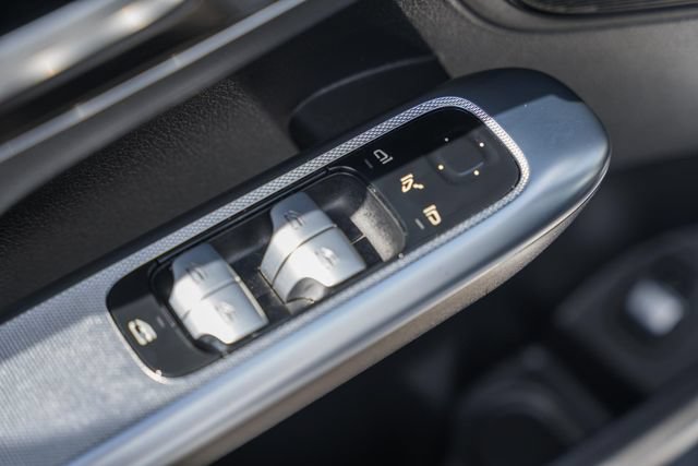 Used 2023 Mercedes-Benz GLC 300 4MATIC image 38
