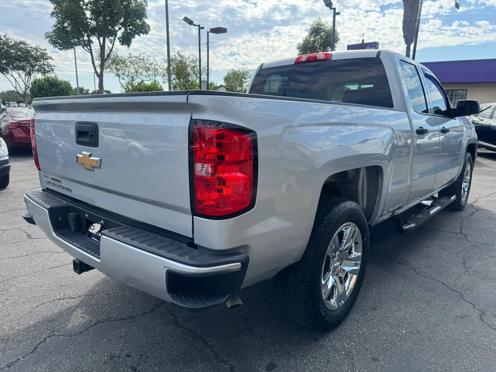 Used 2018 Chevrolet Silverado 1500 Custom w/ Custom Value Package RWD image 6