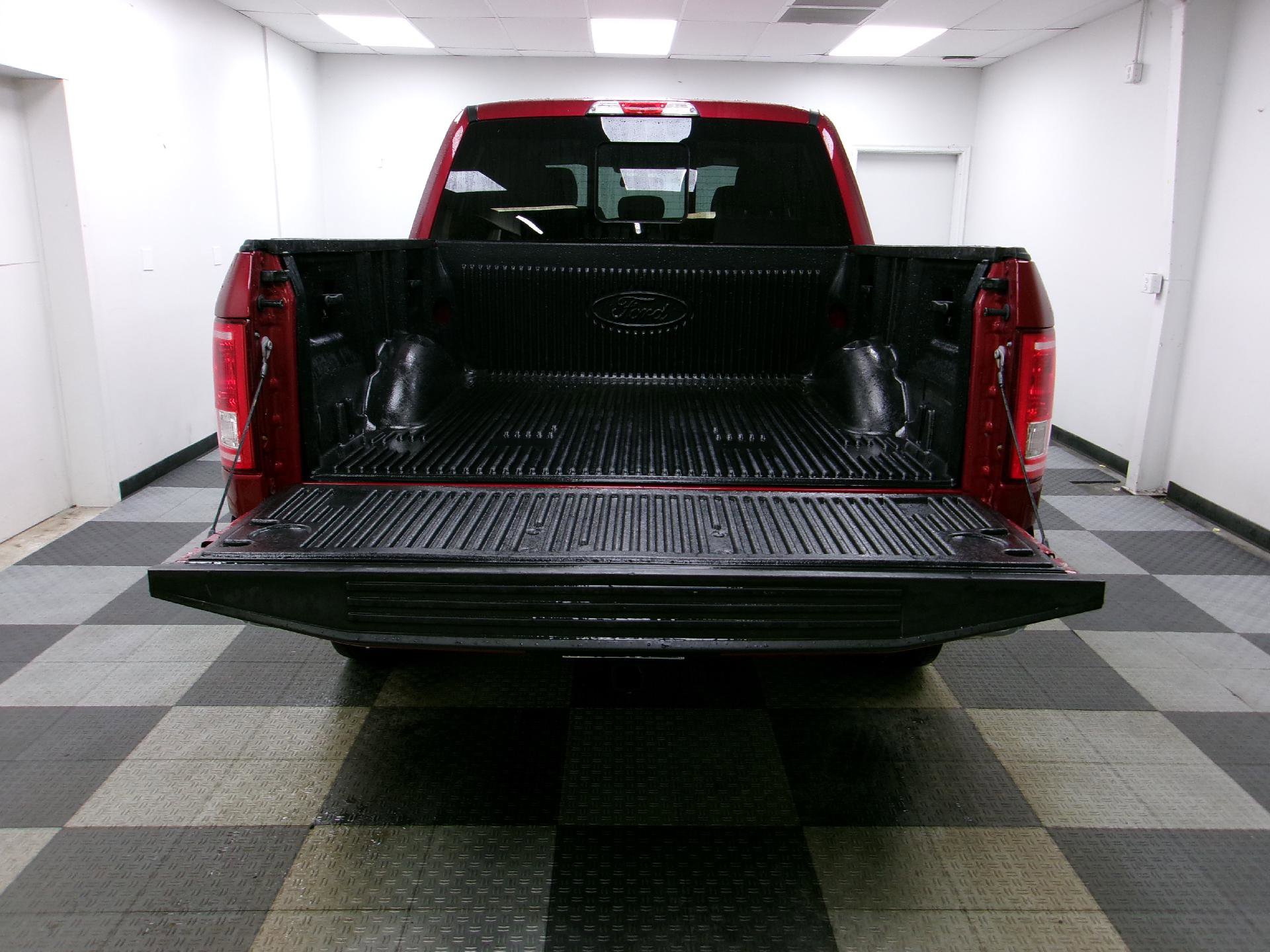 Used 2015 Ford F150 XLT w/ Equipment Group 302A Luxury image 11