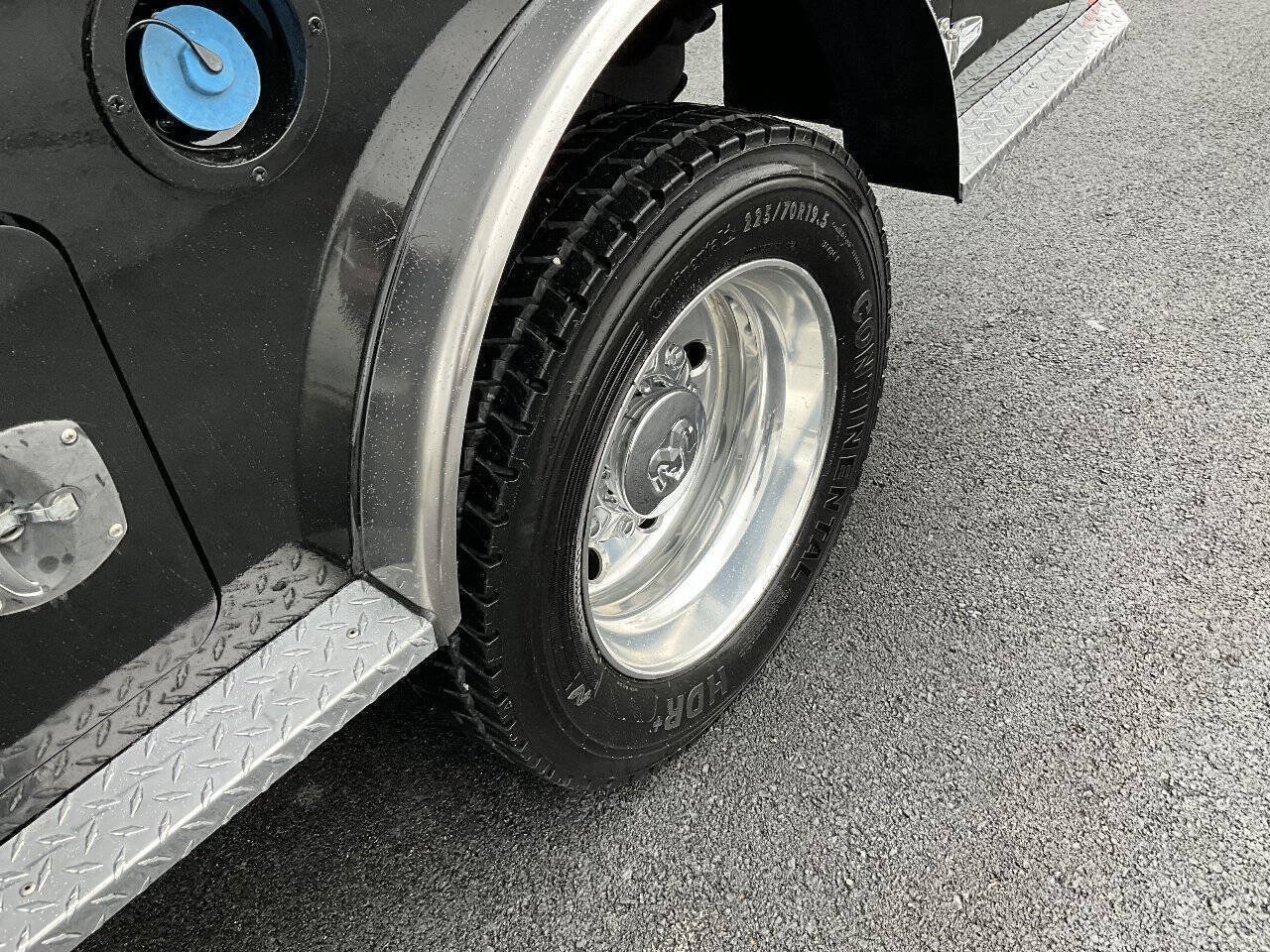 Used 2019 RAM 5500 Laramie AWD/4WD image 34