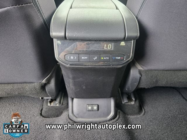 Used 2021 Toyota Highlander L FWD image 11