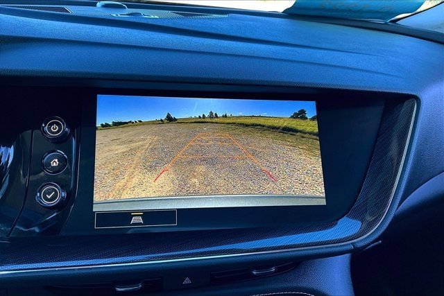 Used 2023 Buick Envision Essence image 14
