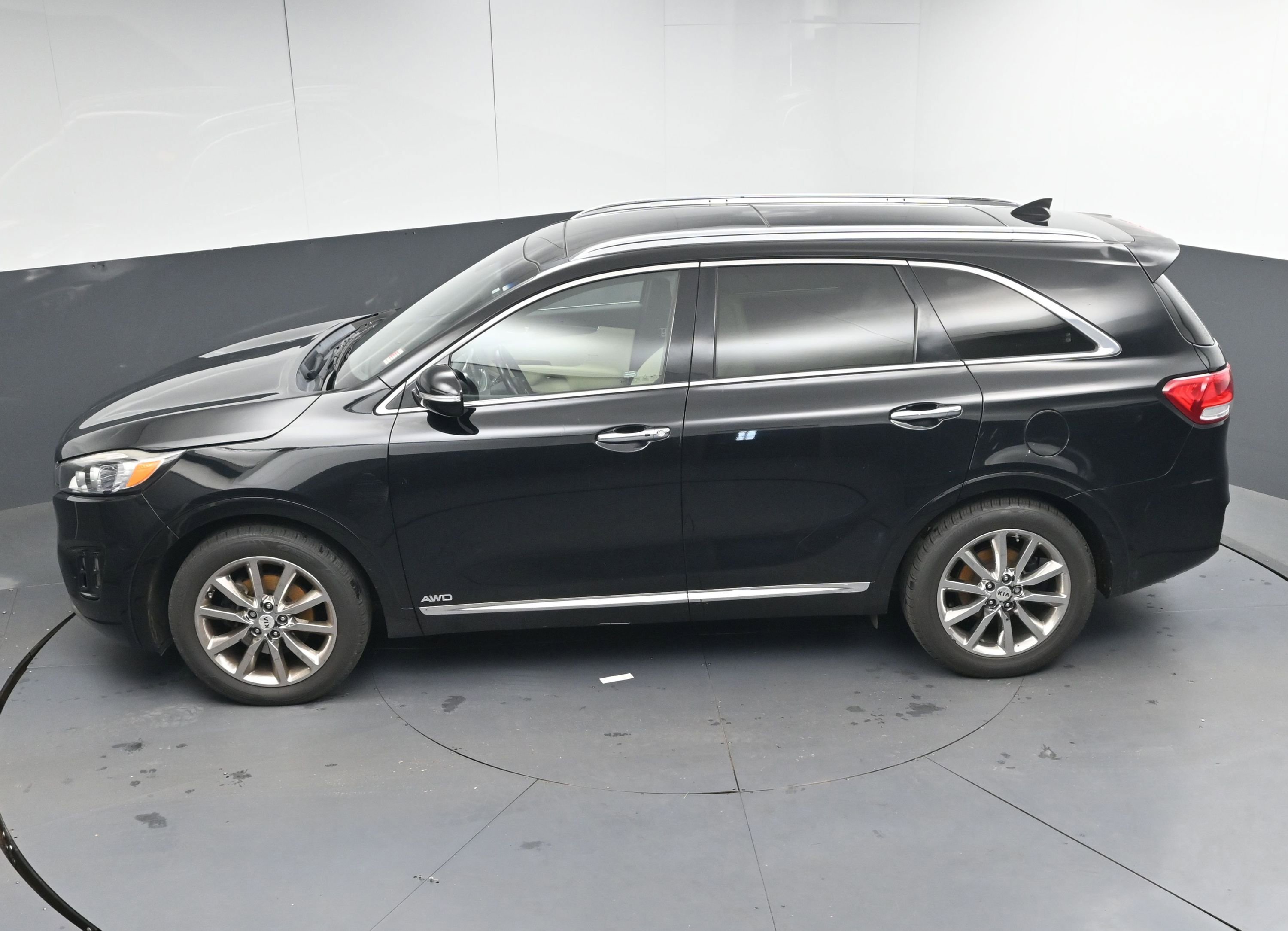 Used 2016 Kia Sorento SX image 37