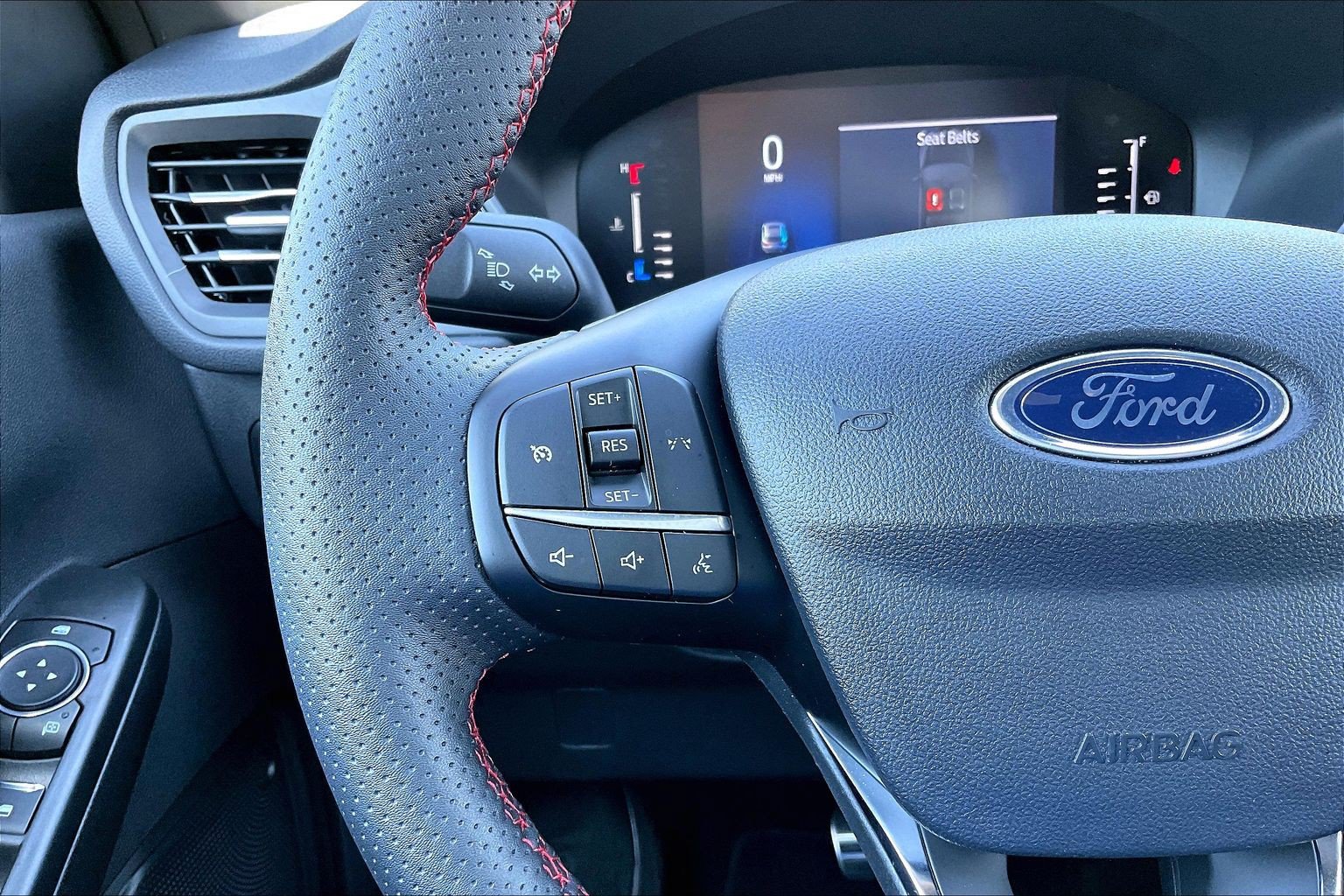 Certified 2024 Ford Escape ST-Line AWD/4WD image 18