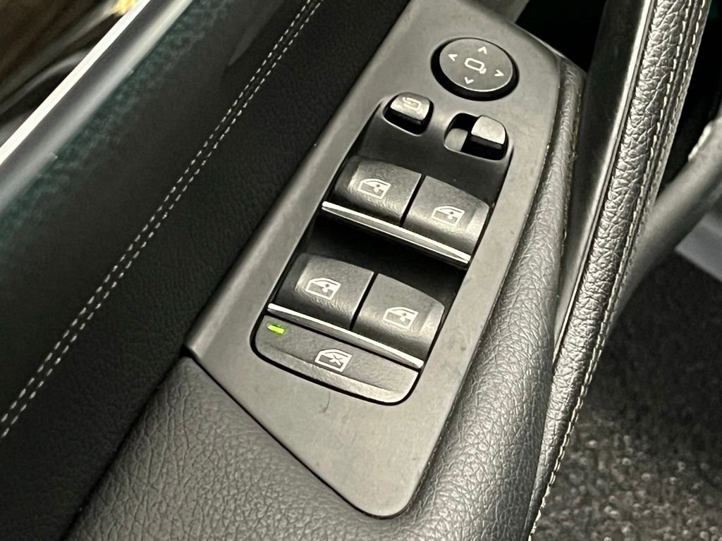 Used 2019 BMW M550i xDrive AWD/4WD image 18