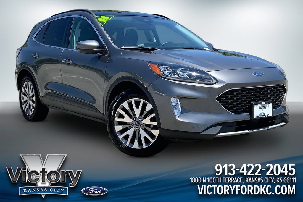 Used 2022 Ford Escape Titanium w/ Class II Trailer Tow Package AWD/4WD image 1