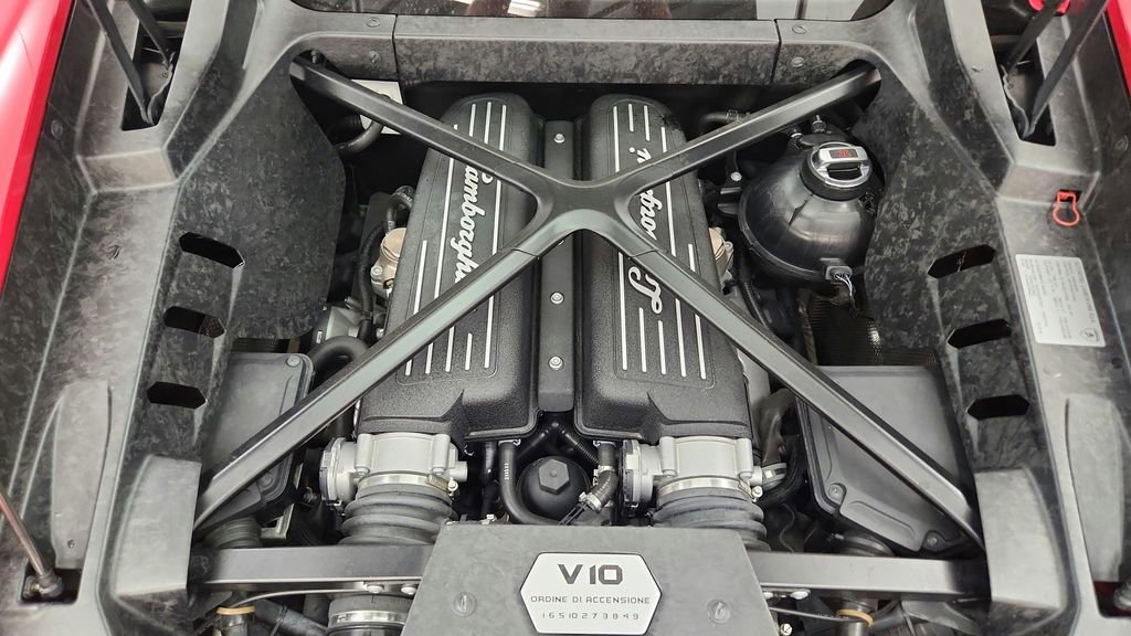 Used 2015 Lamborghini Huracan LP 610-4 image 21