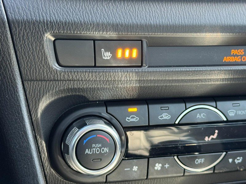 Used 2018 MAZDA MAZDA3 Touring image 20